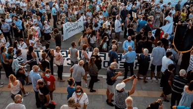 اعتراض یونانیان در مرزهای قبرس شمالی منجر به آتش سوزی شد