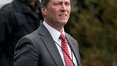 پزشک سابق کاخ سفید: جو بایدن از نظر ذهنی آماده ریاست جمهوری نیست